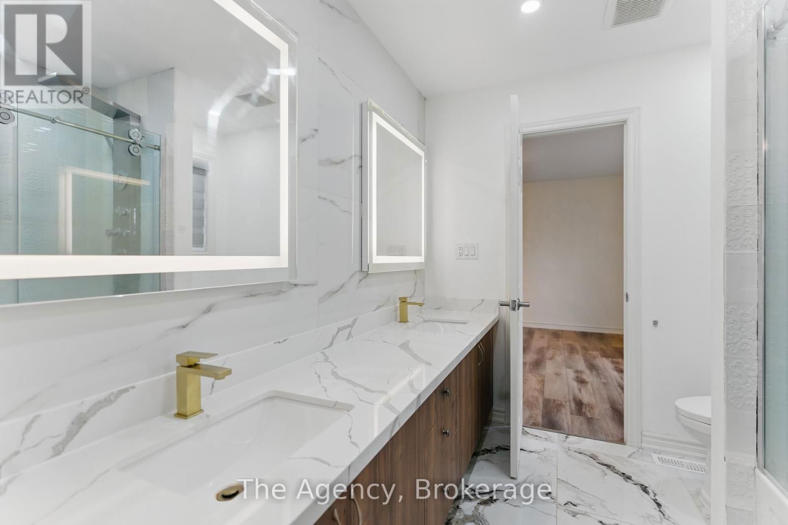 1127 KENNEDY DRIVE Image 32
