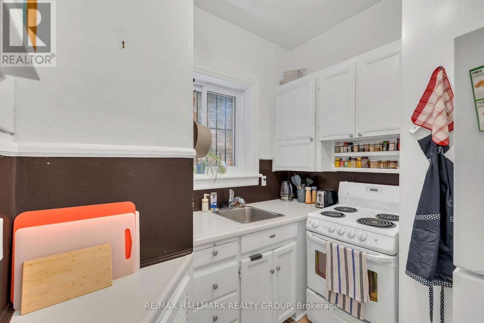 209 FIFTH AVENUE Image 12