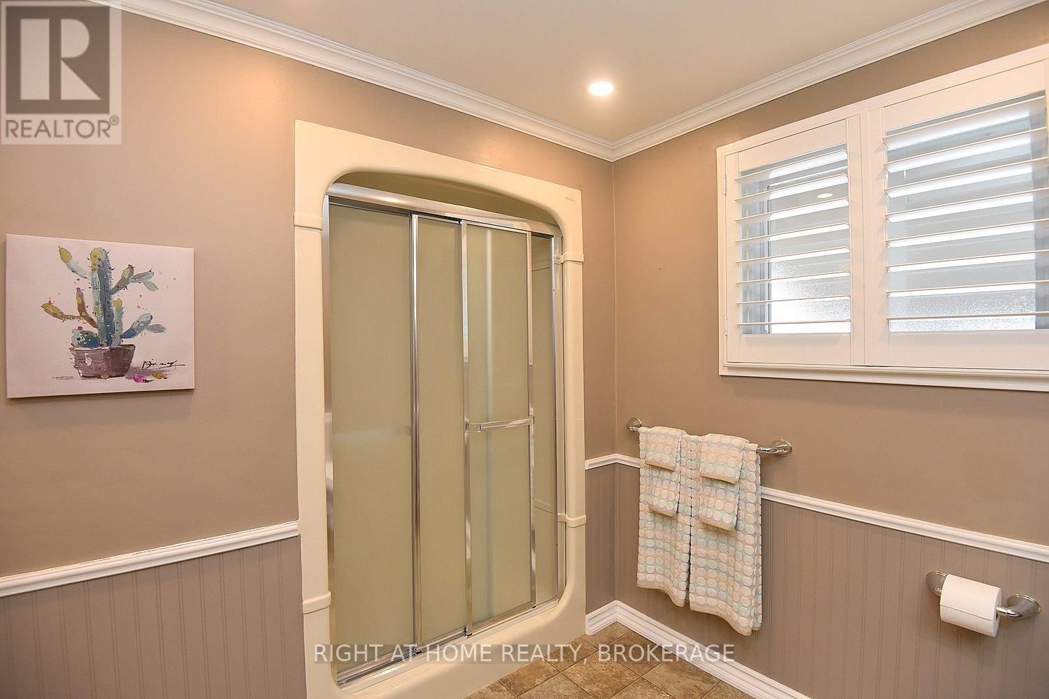 105 BISMARK DRIVE Image 22