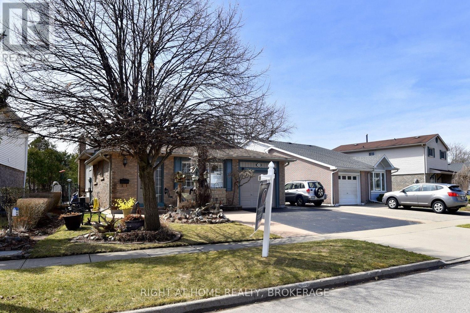 105 BISMARK DRIVE Image 3