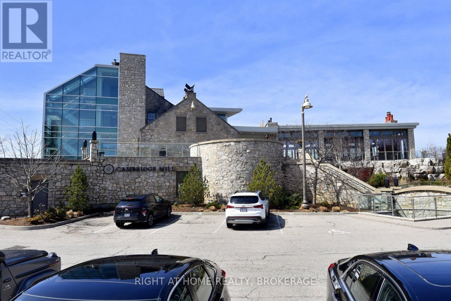 105 BISMARK DRIVE Image 37