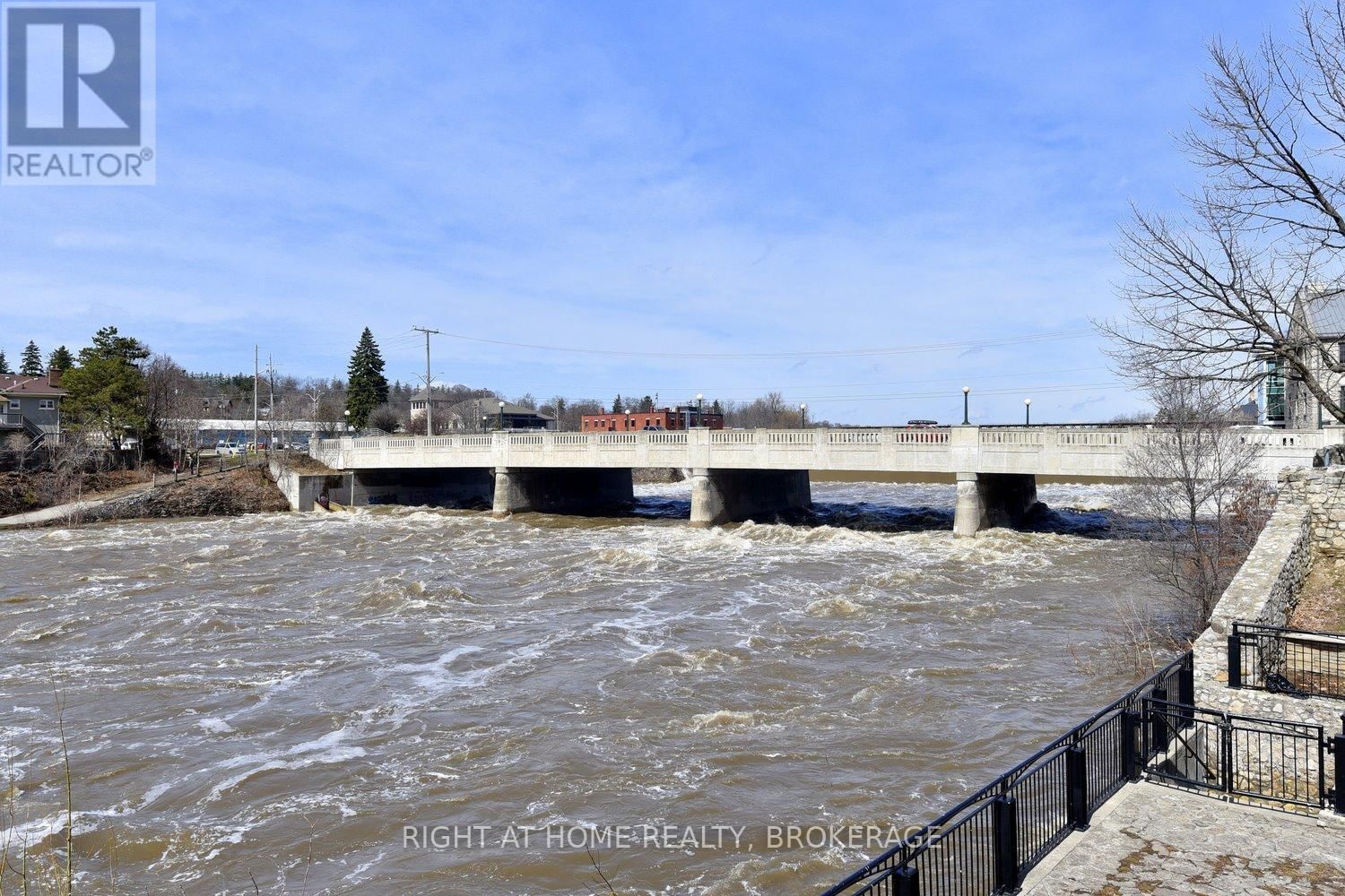 105 BISMARK DRIVE Image 38
