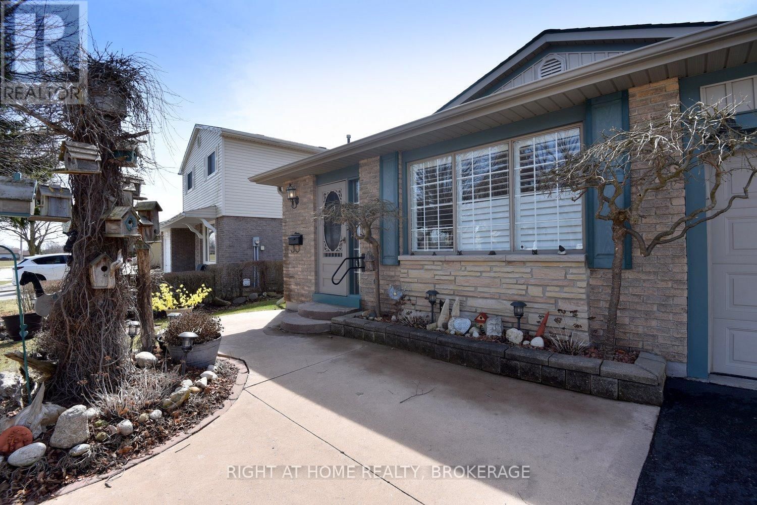105 BISMARK DRIVE Image 5