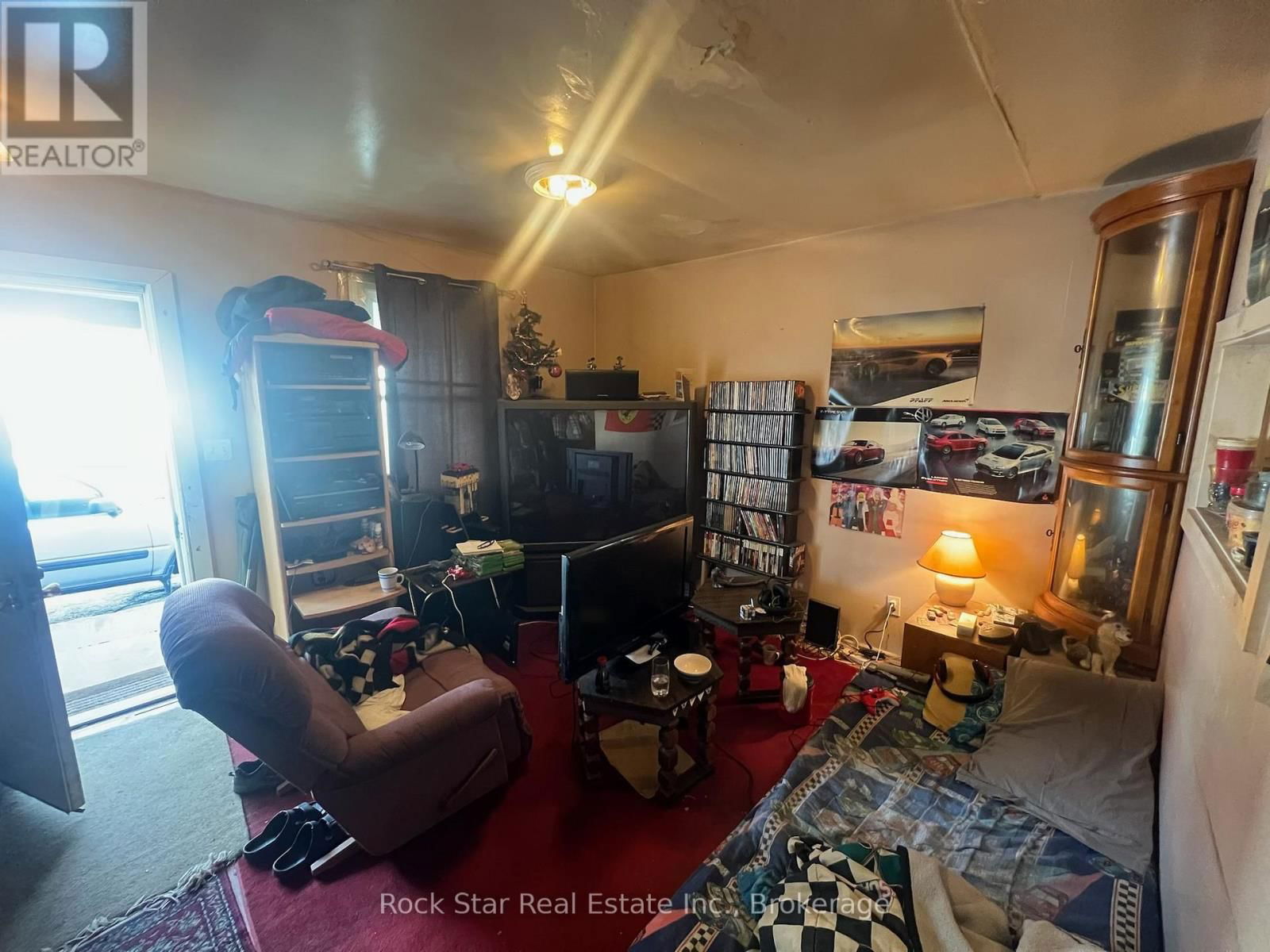 54 CROWLAND AVENUE Image 15