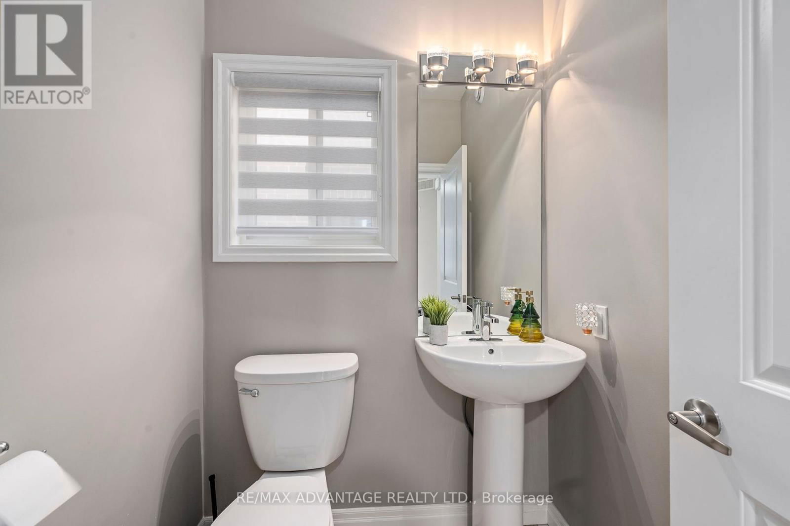 587 FREEPORT STREET Image 13
