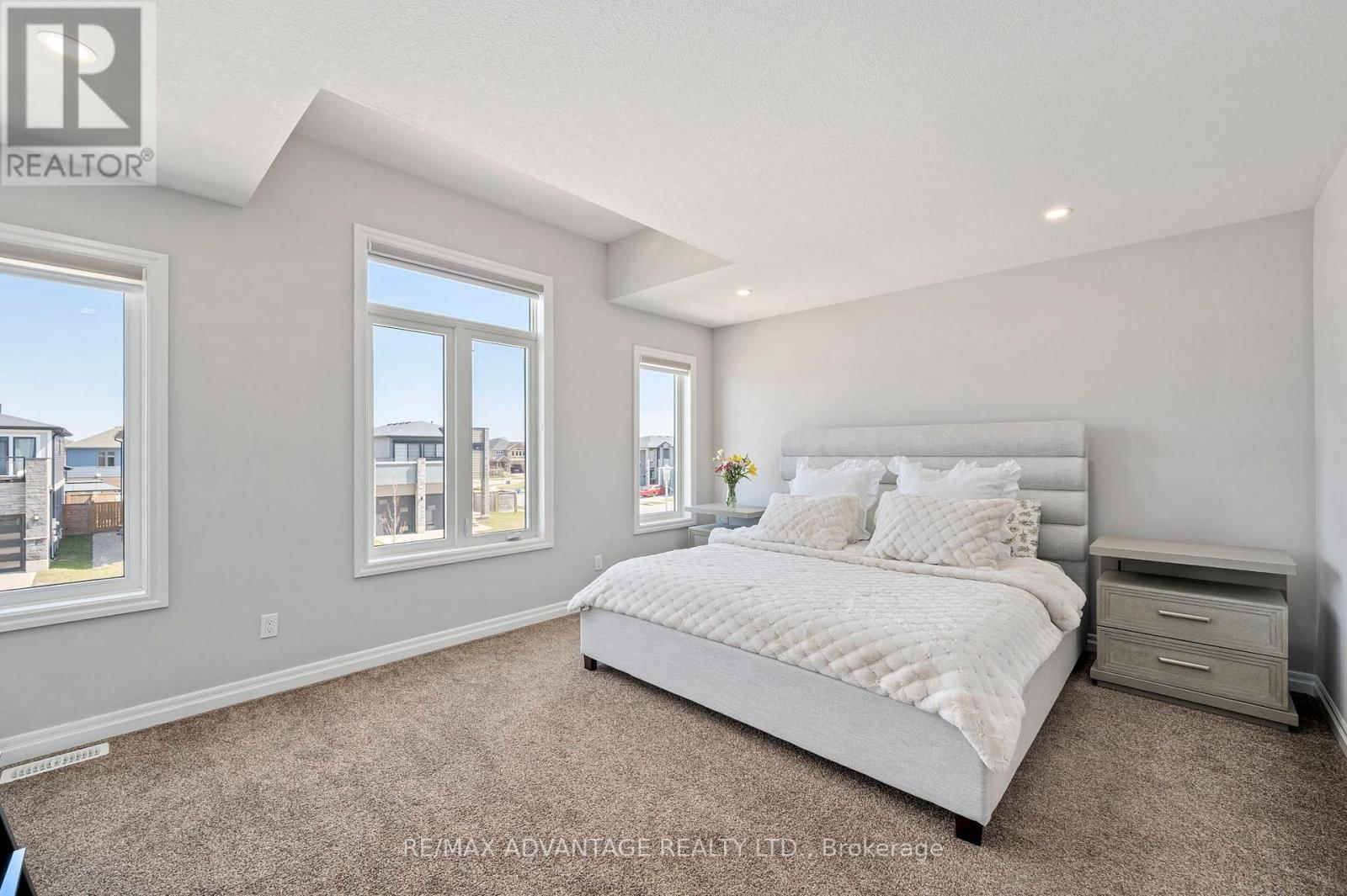 587 FREEPORT STREET Image 15