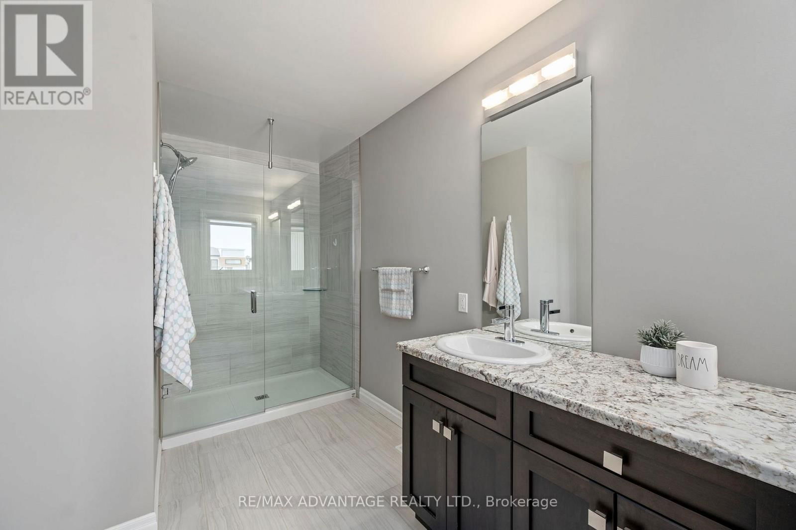 587 FREEPORT STREET Image 19