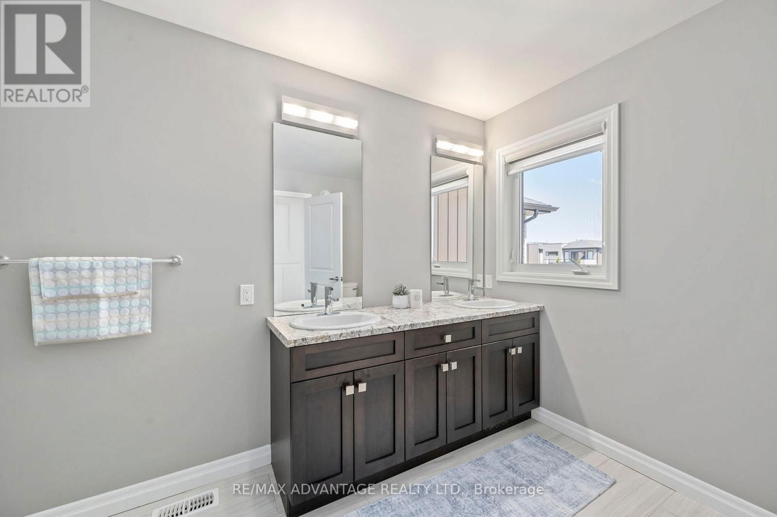 587 FREEPORT STREET Image 20