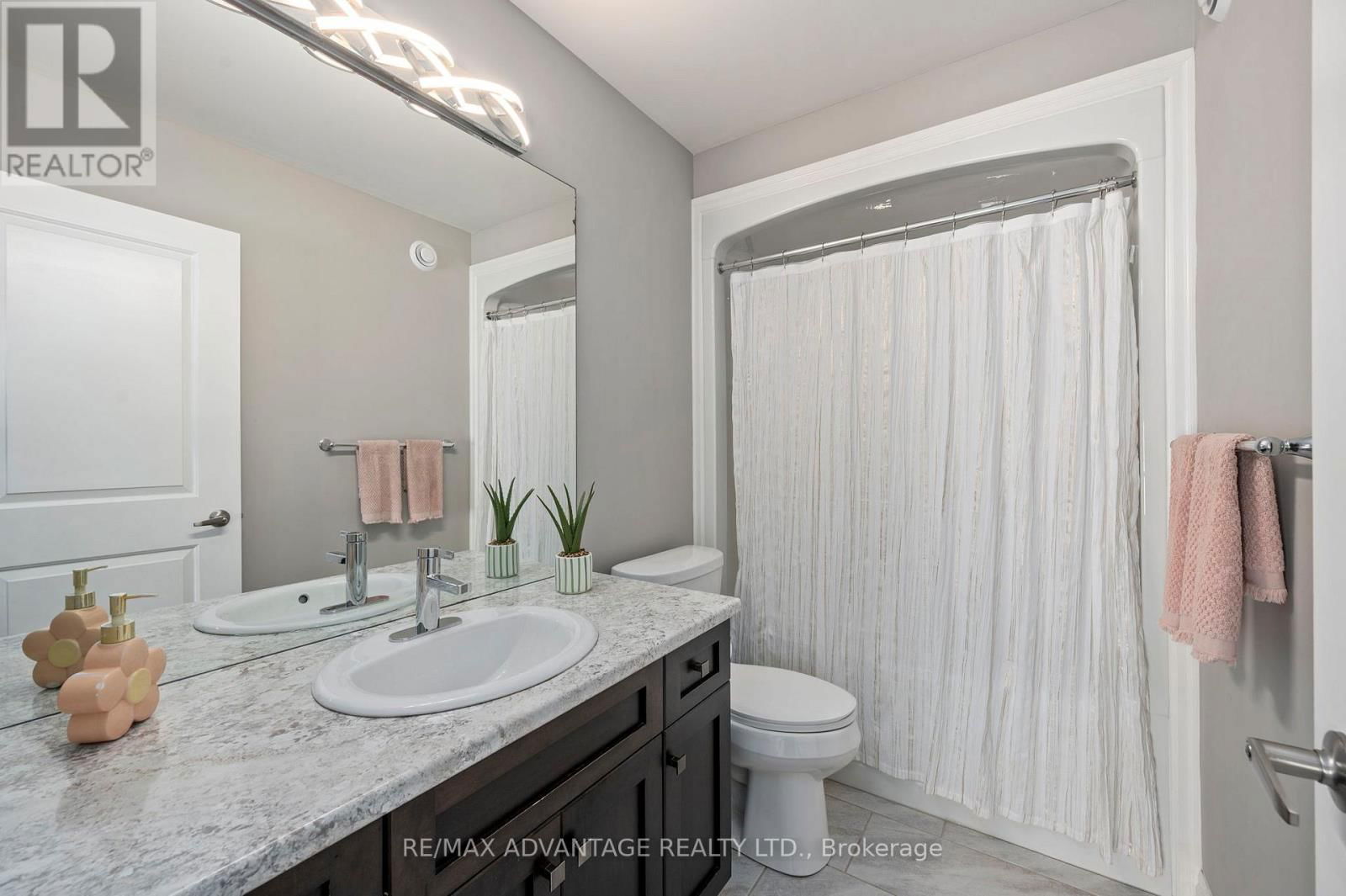 587 FREEPORT STREET Image 23