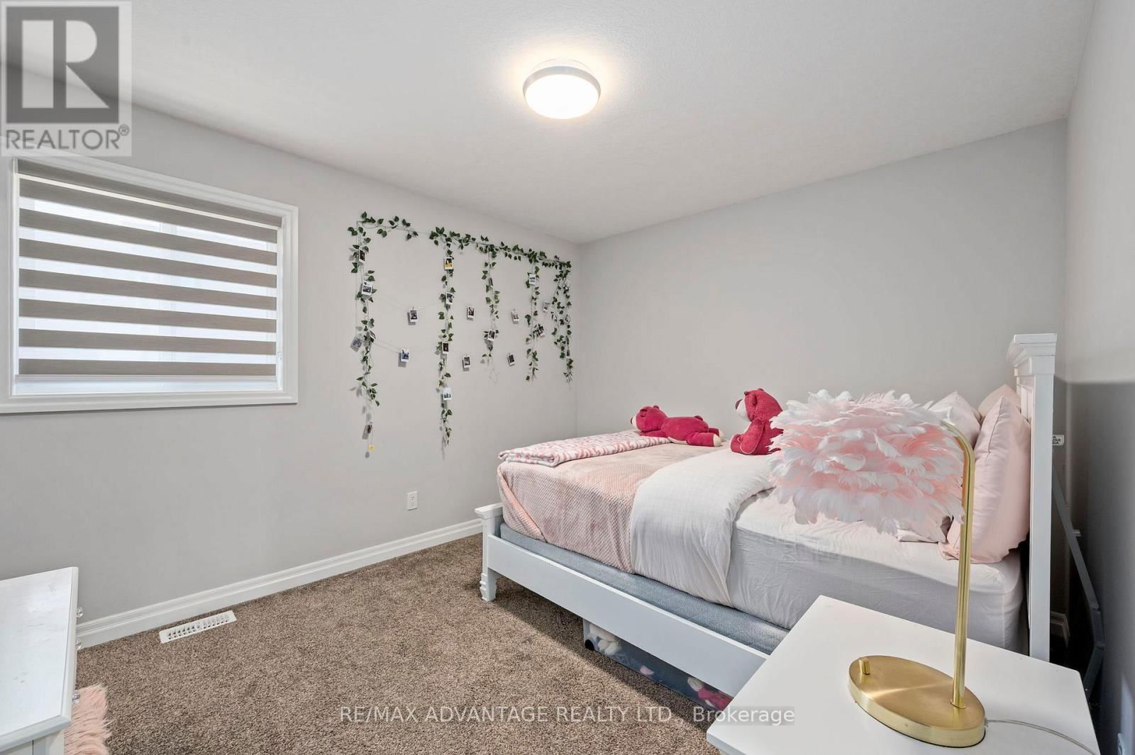 587 FREEPORT STREET Image 25