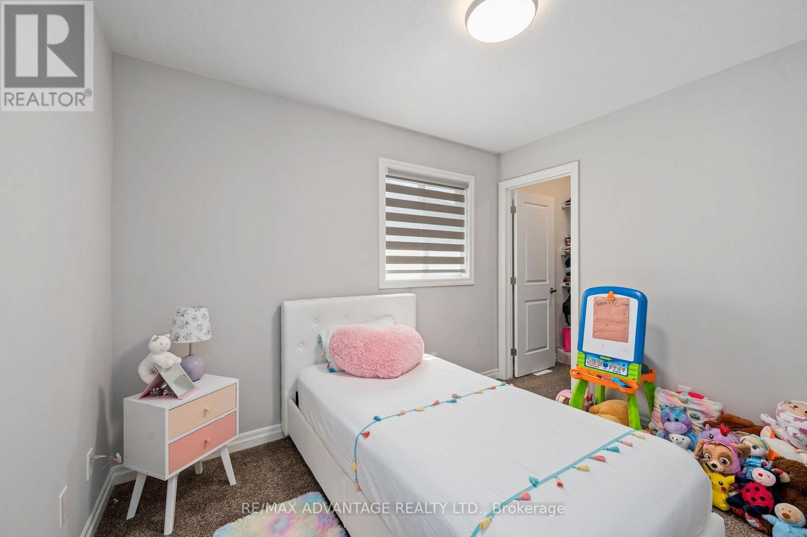 587 FREEPORT STREET Image 28