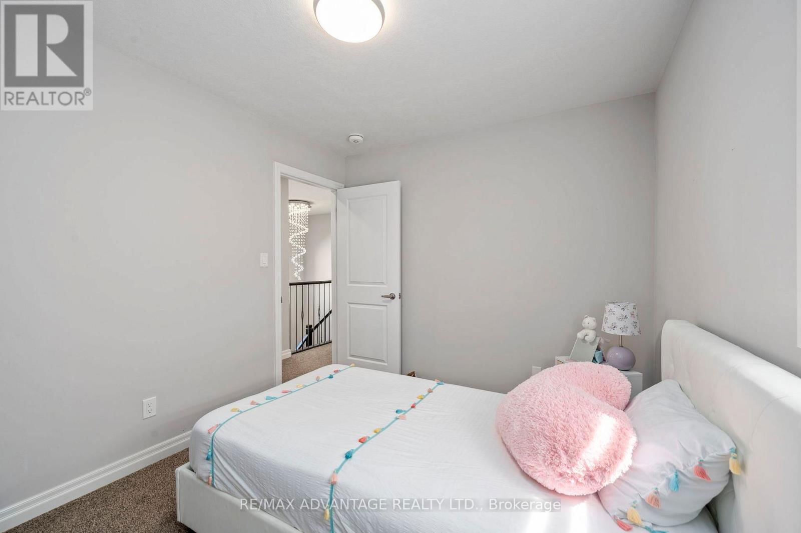587 FREEPORT STREET Image 29