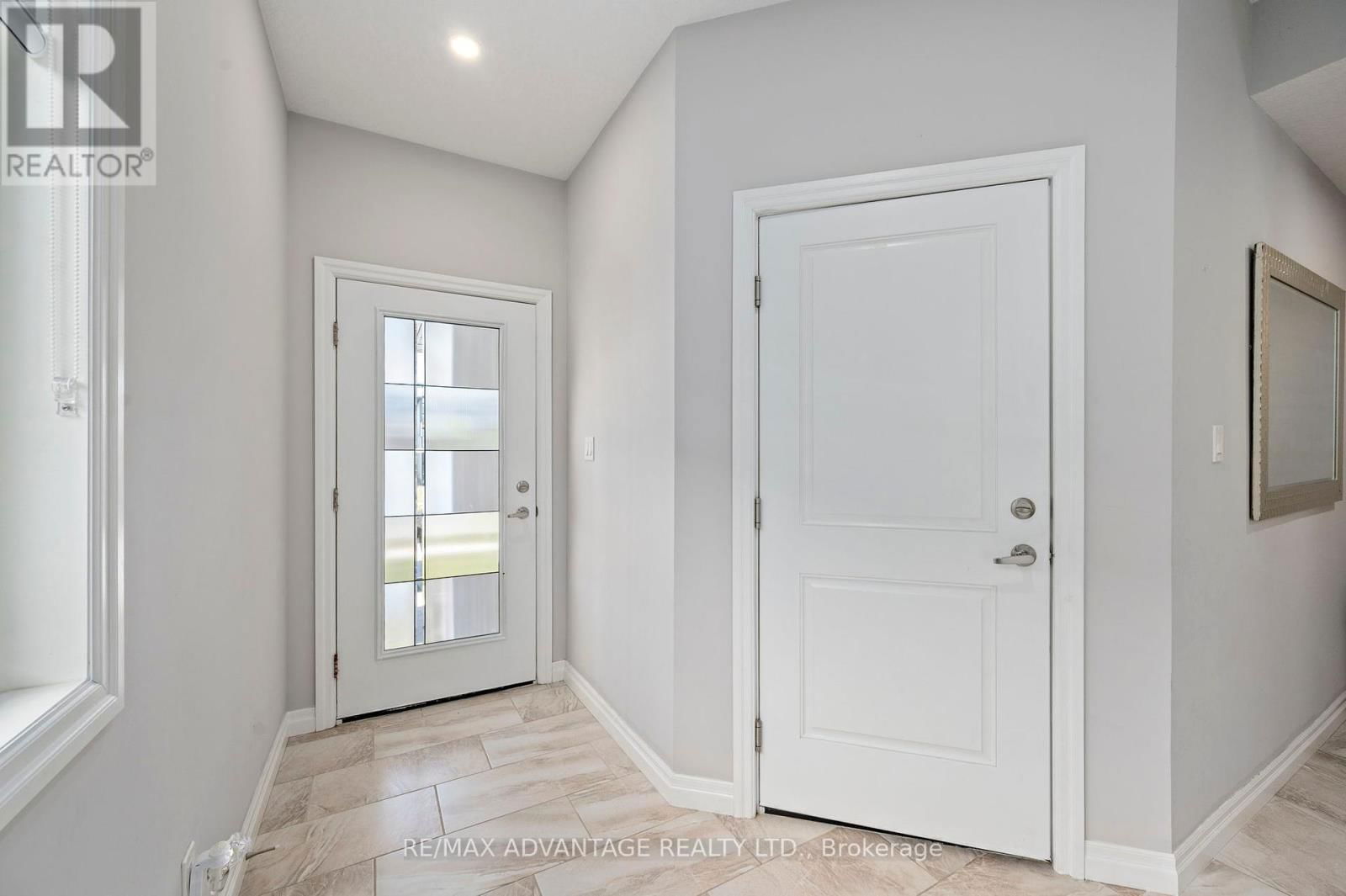 587 FREEPORT STREET Image 3