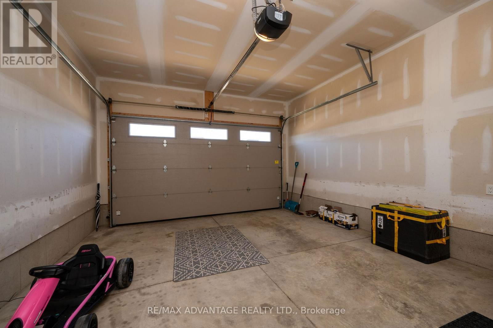 587 FREEPORT STREET Image 31