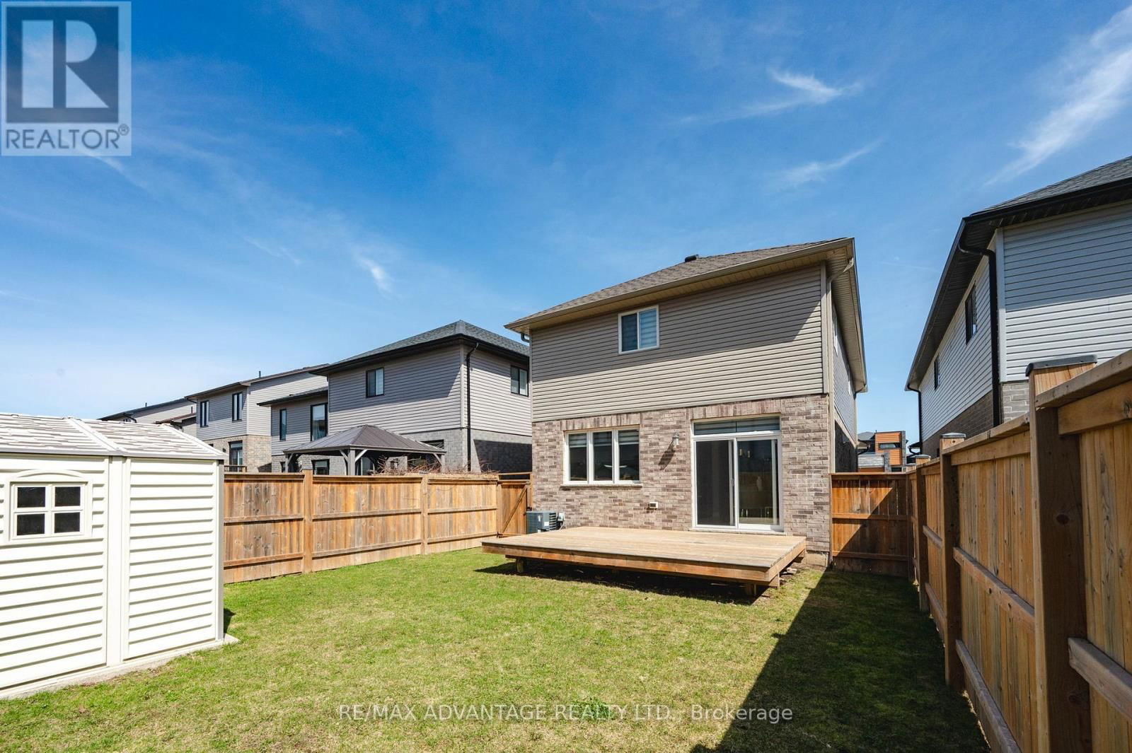 587 FREEPORT STREET Image 36