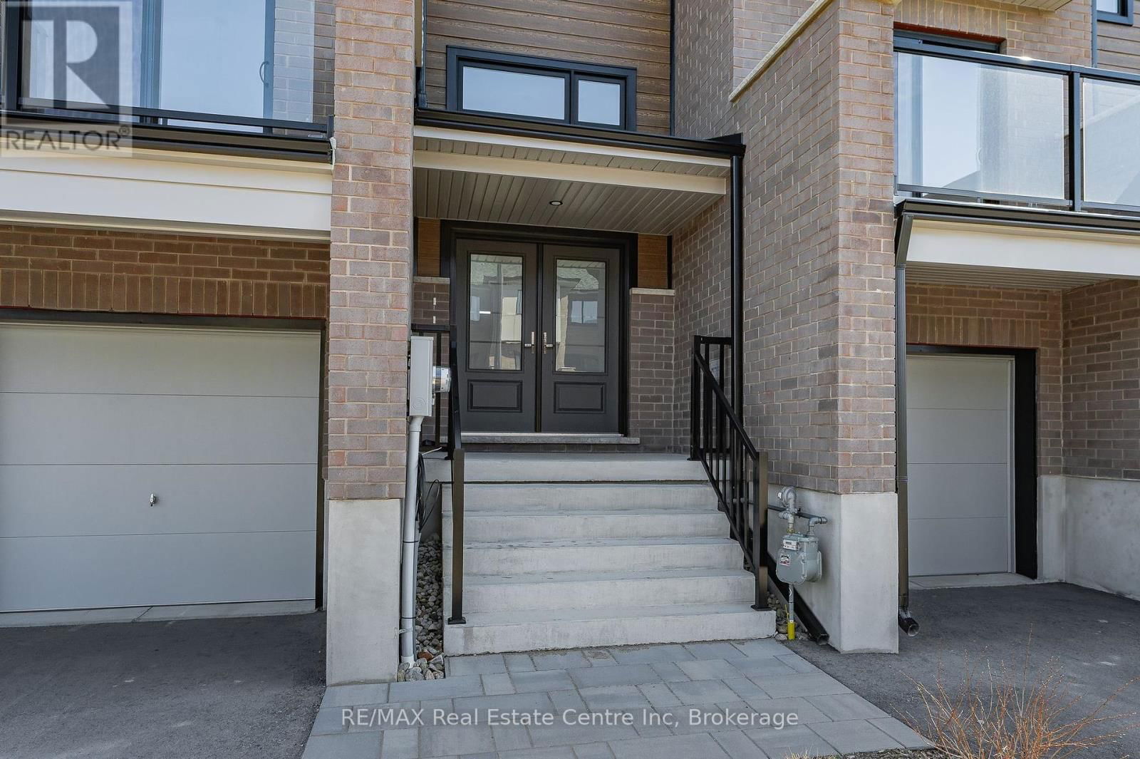 7 - 182 BRIDGE CRESCENT Image 2