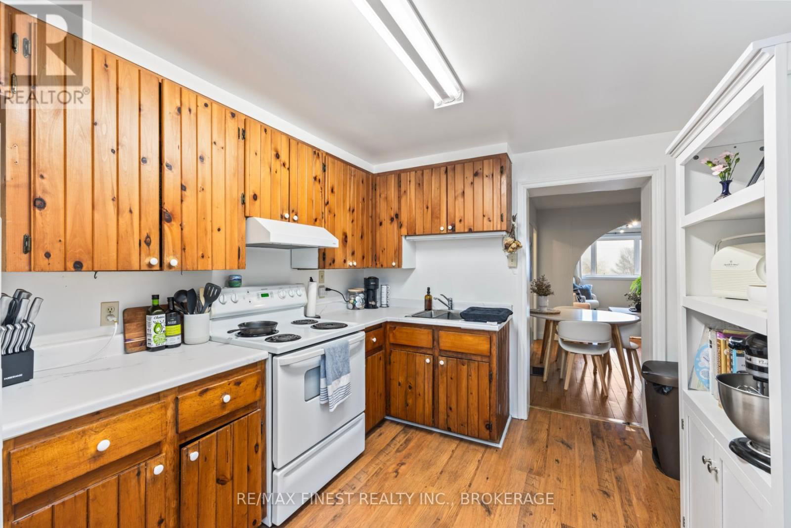 589 KING STREET WEST Image 13