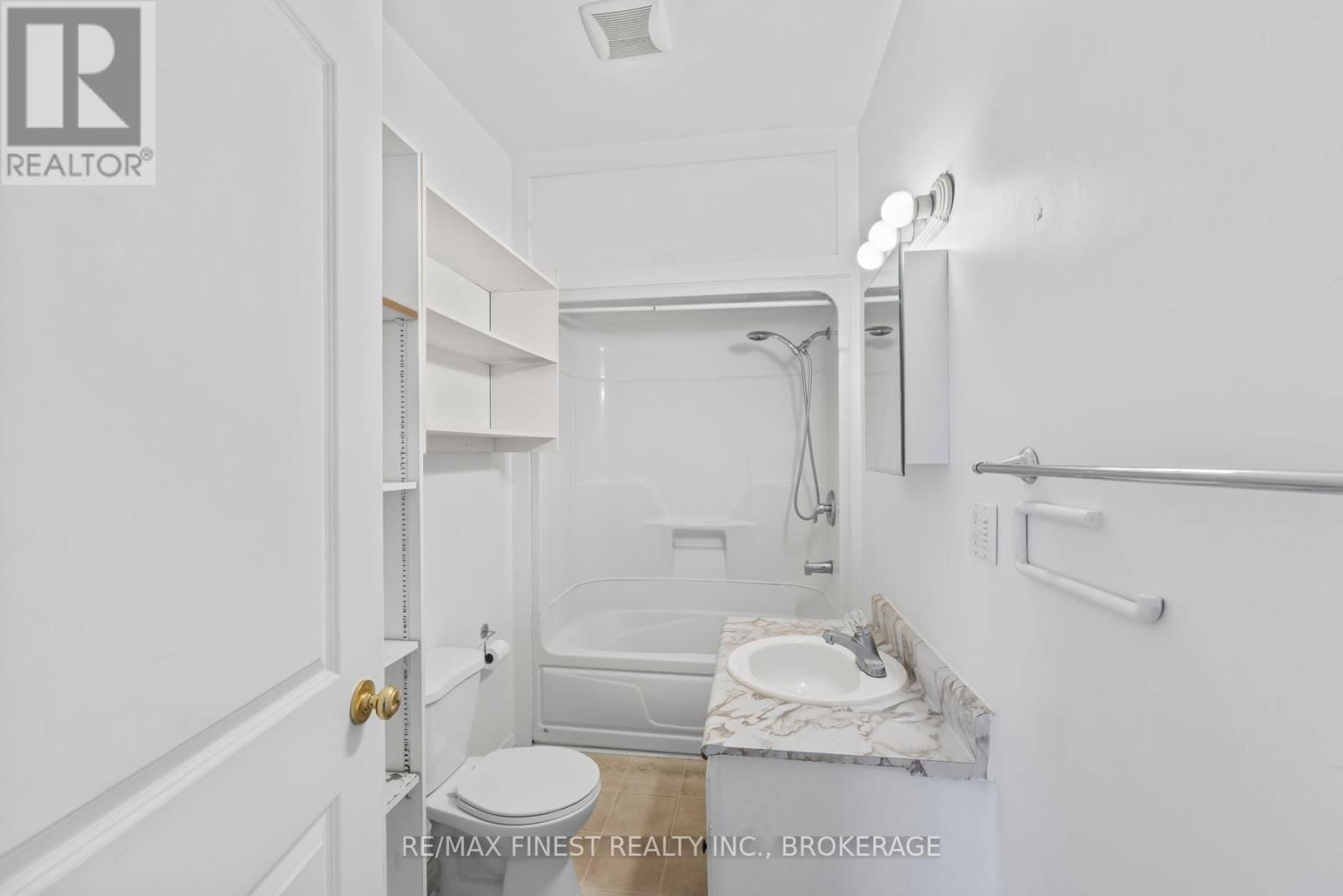 589 KING STREET WEST Image 26
