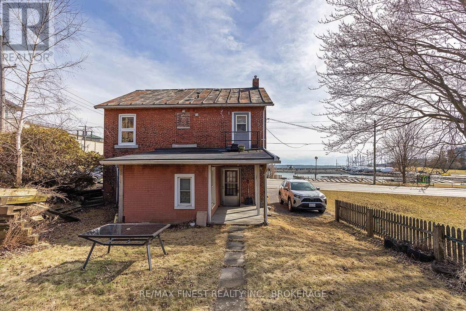 589 KING STREET WEST Image 32