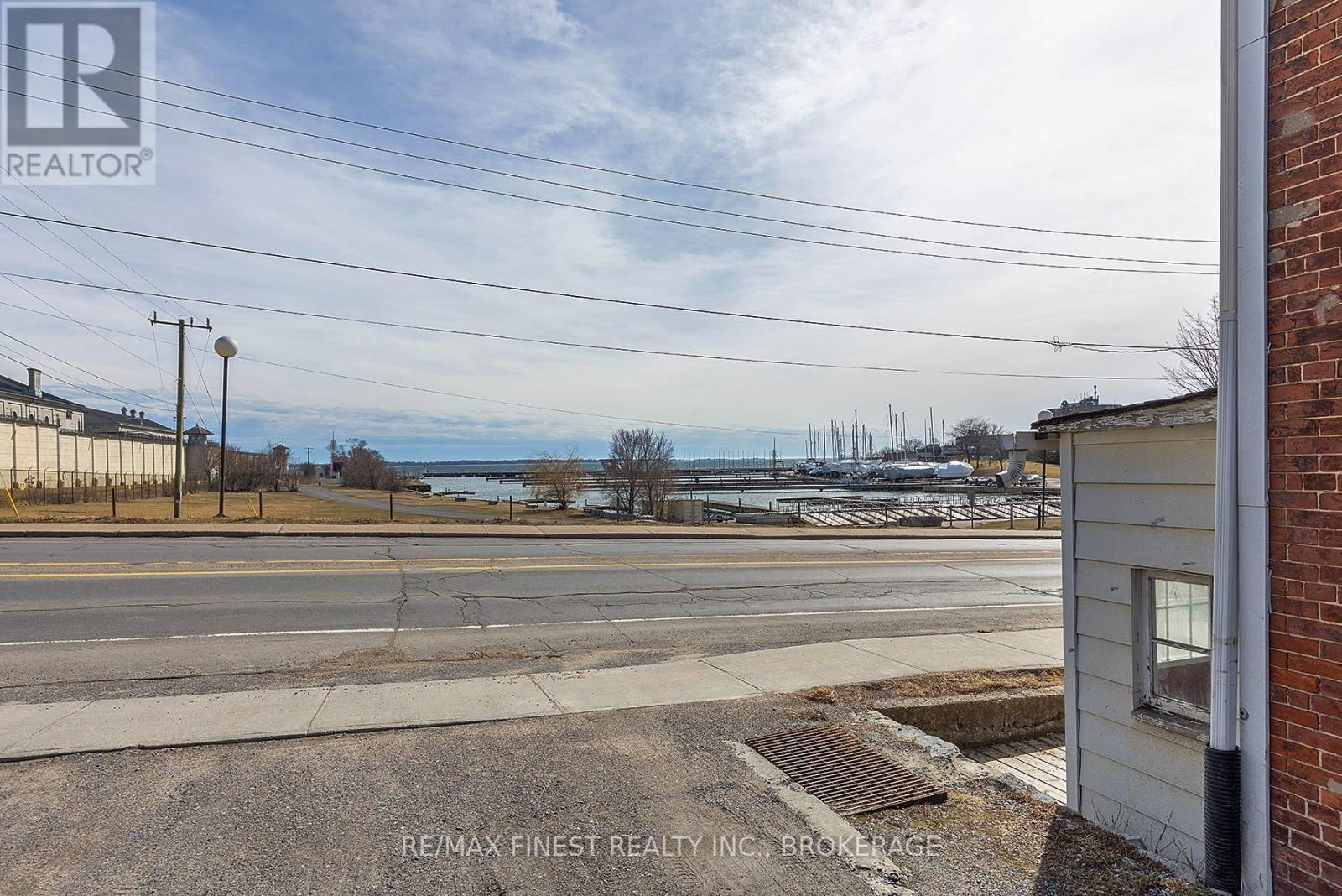 589 KING STREET WEST Image 34