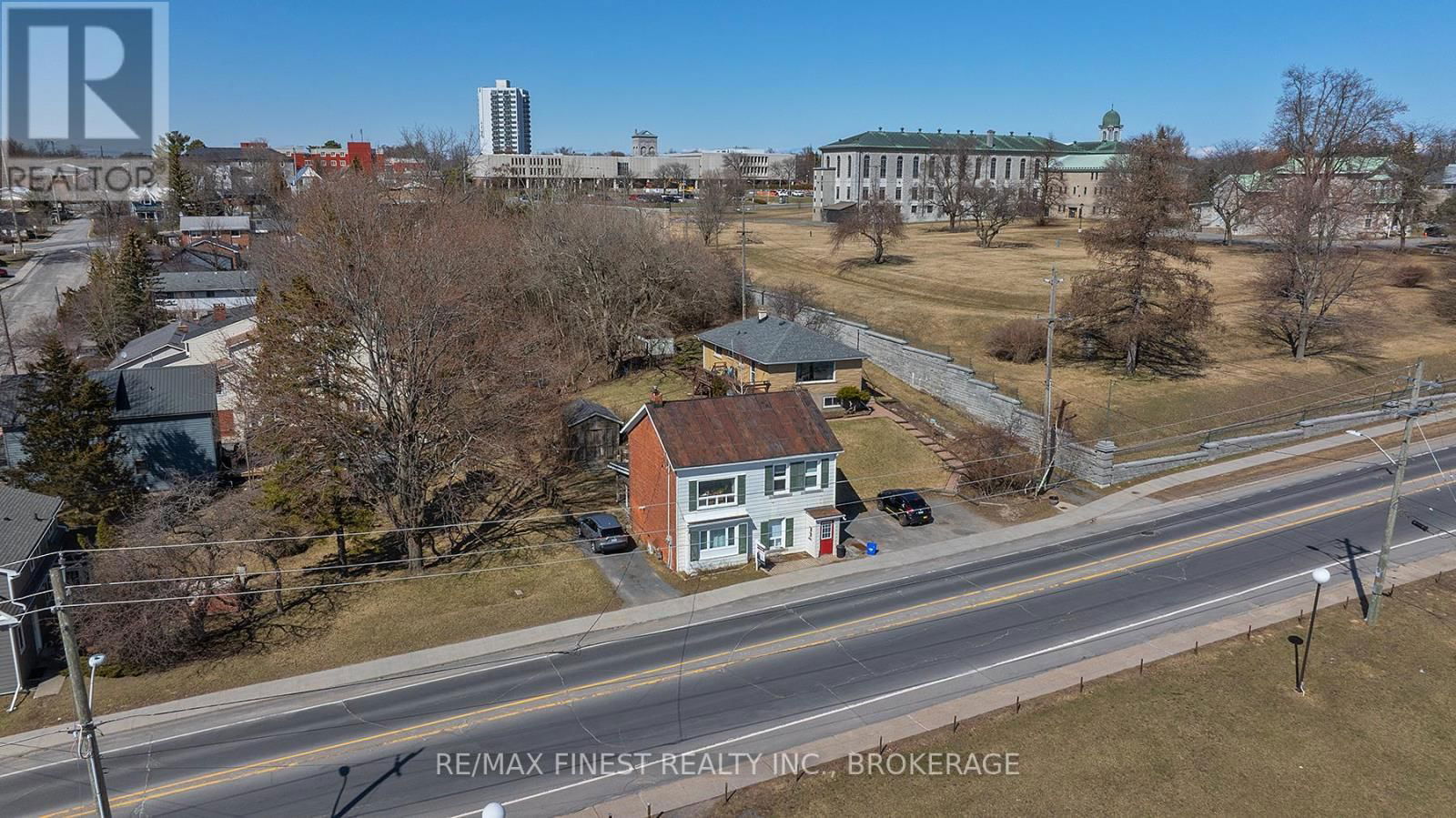 589 KING STREET WEST Image 40