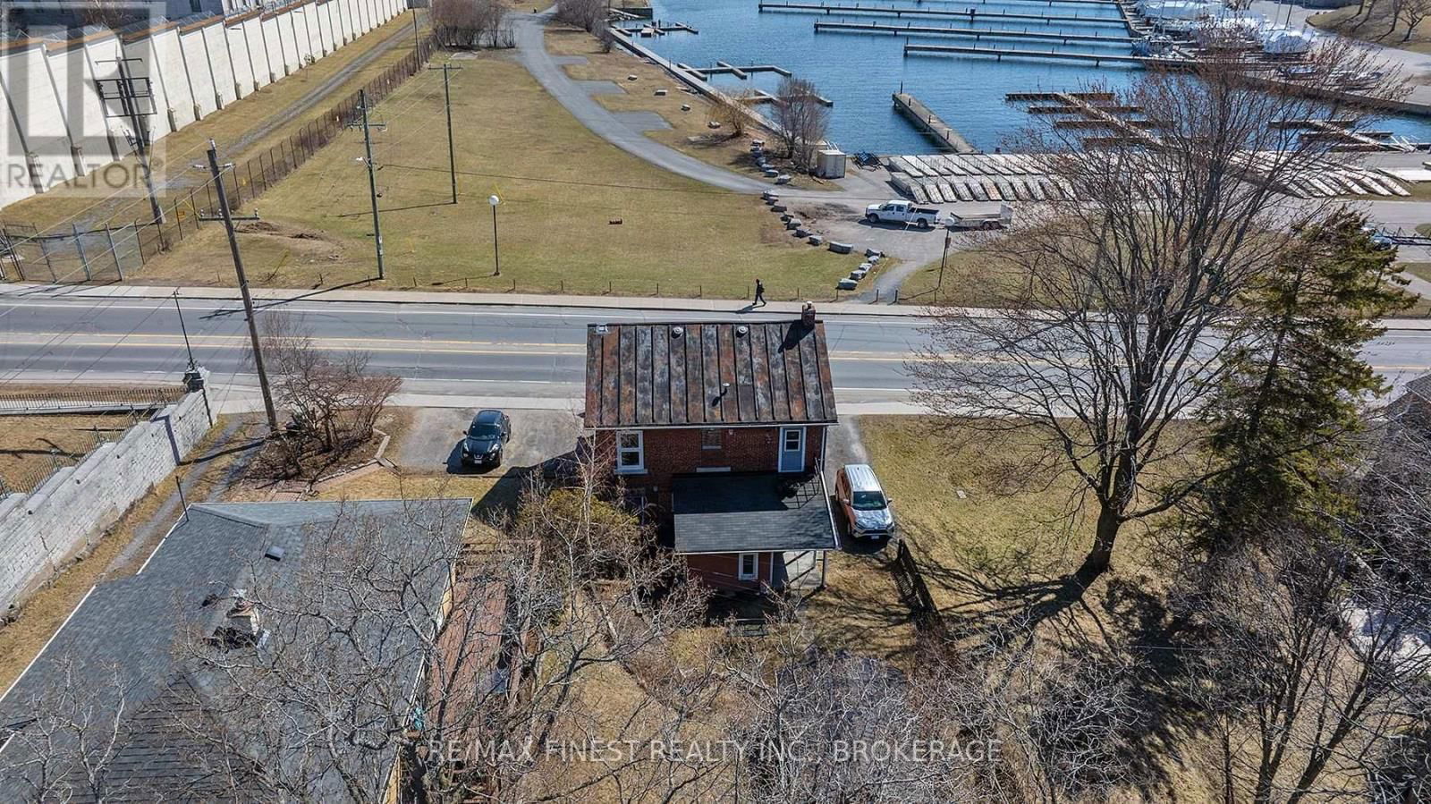 589 KING STREET WEST Image 43