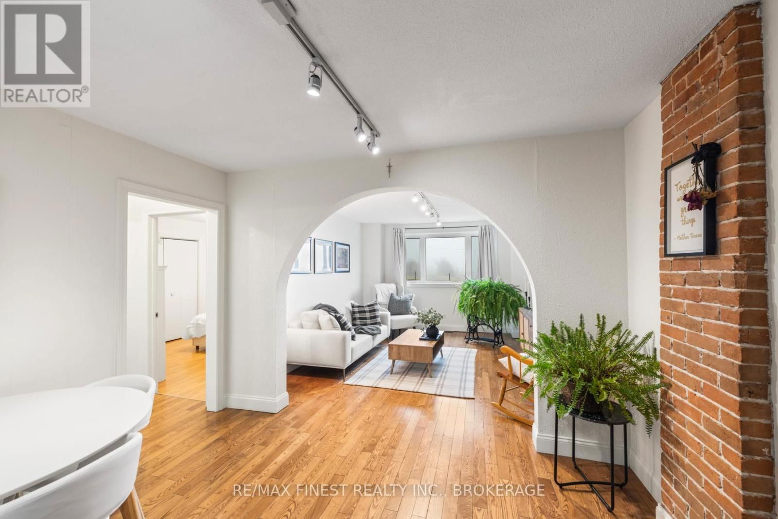 589 KING STREET WEST Image 7