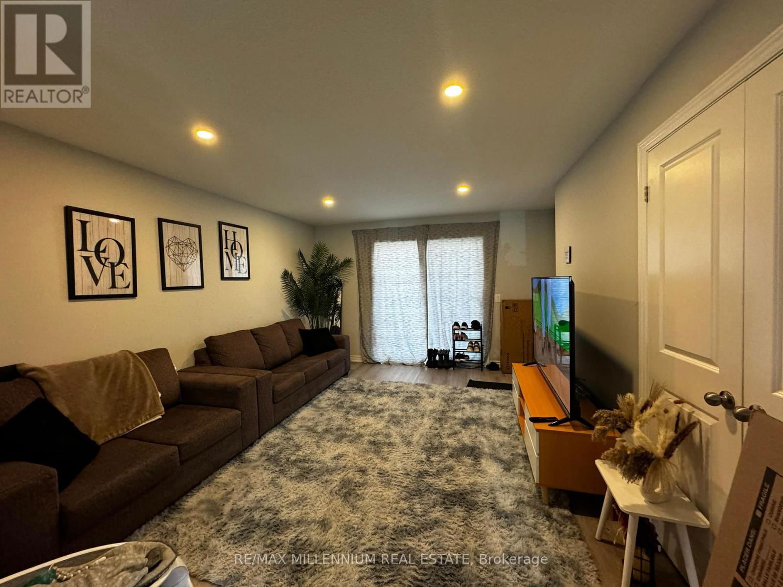 281 CHAPEL HILL DRIVE Image 1
