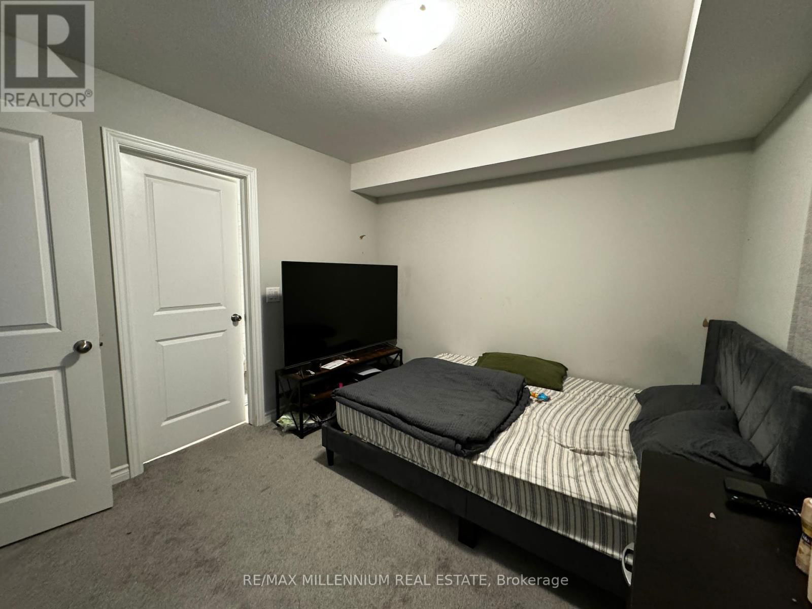 281 CHAPEL HILL DRIVE Image 12