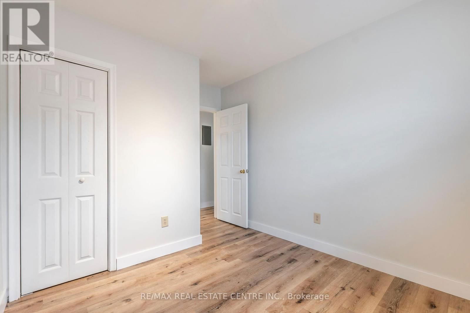 305 LORNE AVENUE Image 23