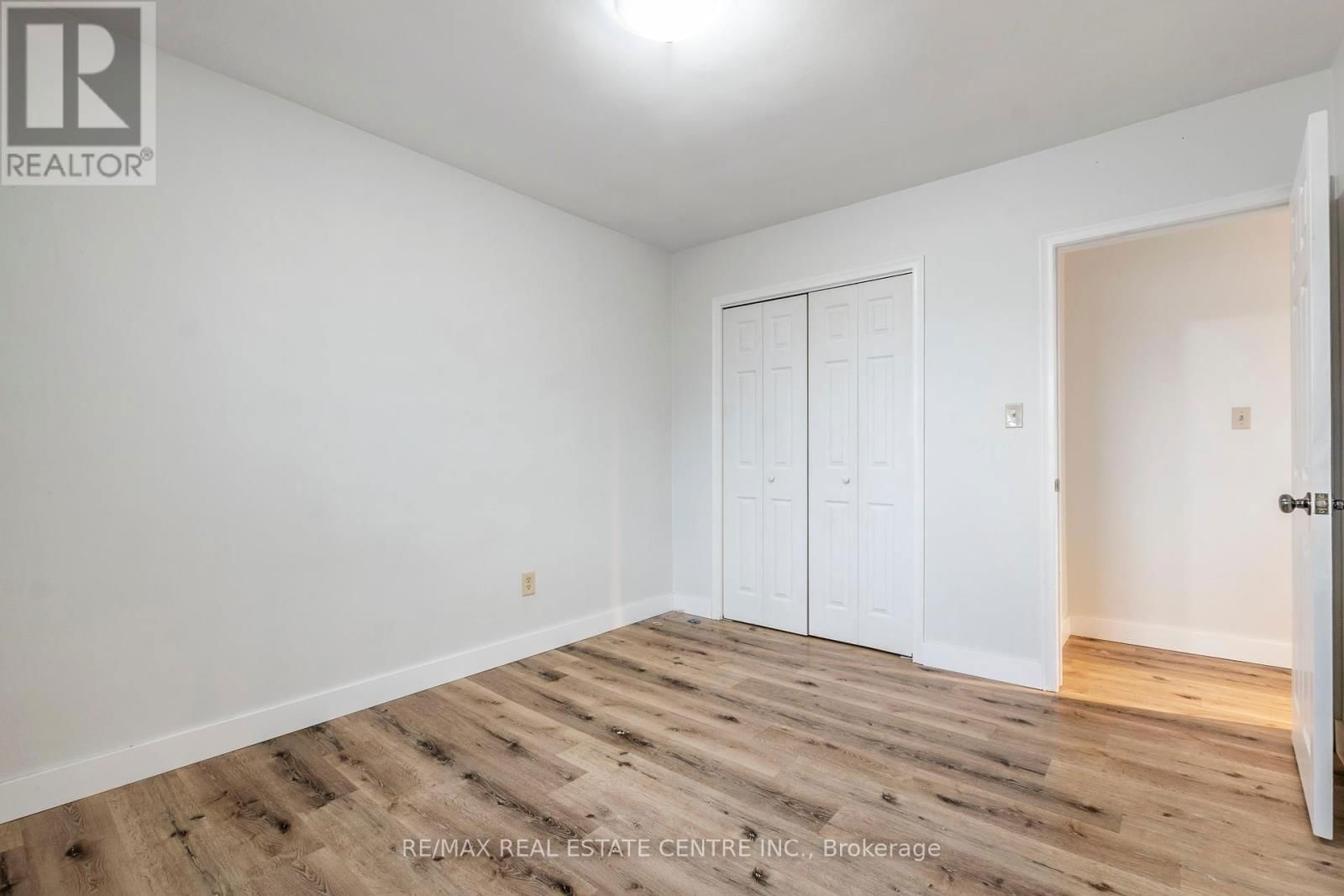 305 LORNE AVENUE Image 25