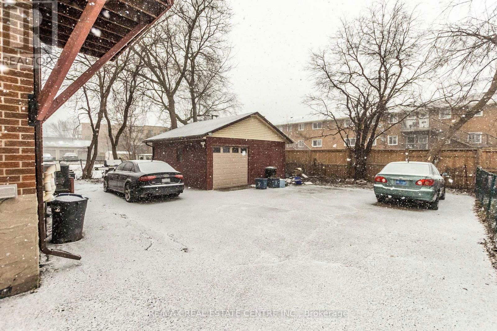 305 LORNE AVENUE Image 35