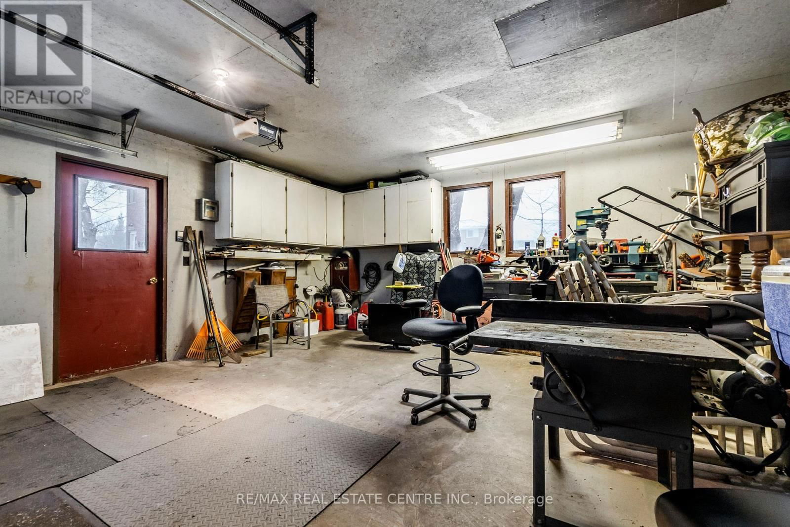 305 LORNE AVENUE Image 36