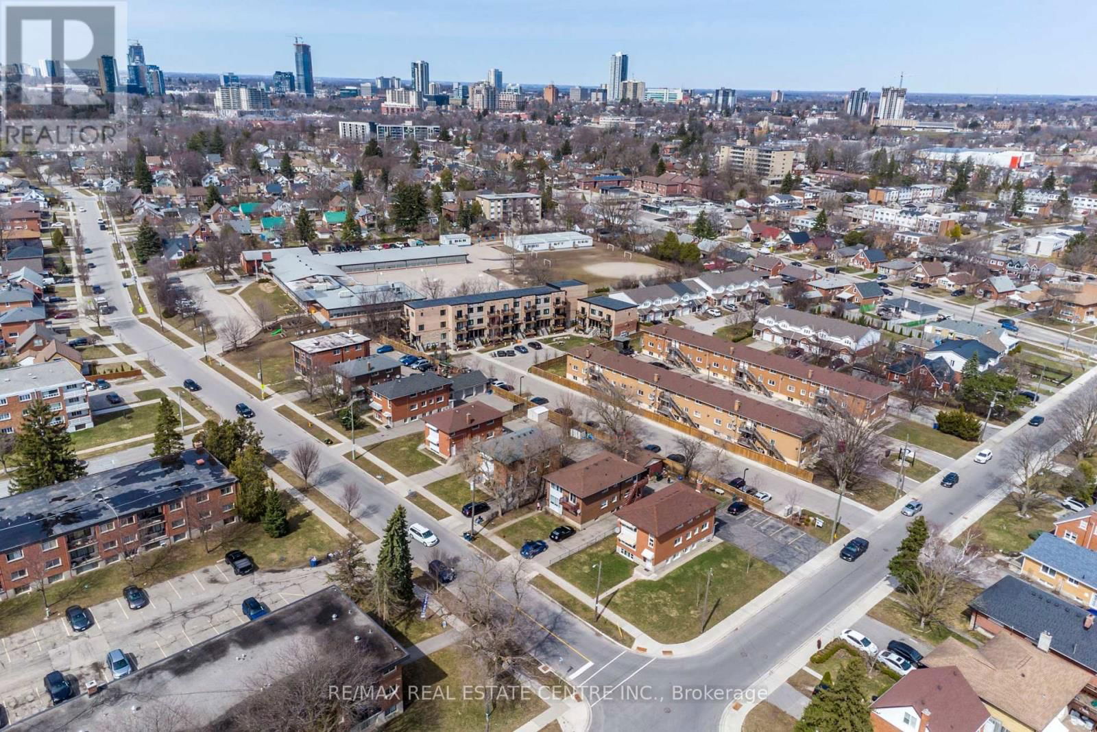 305 LORNE AVENUE Image 44