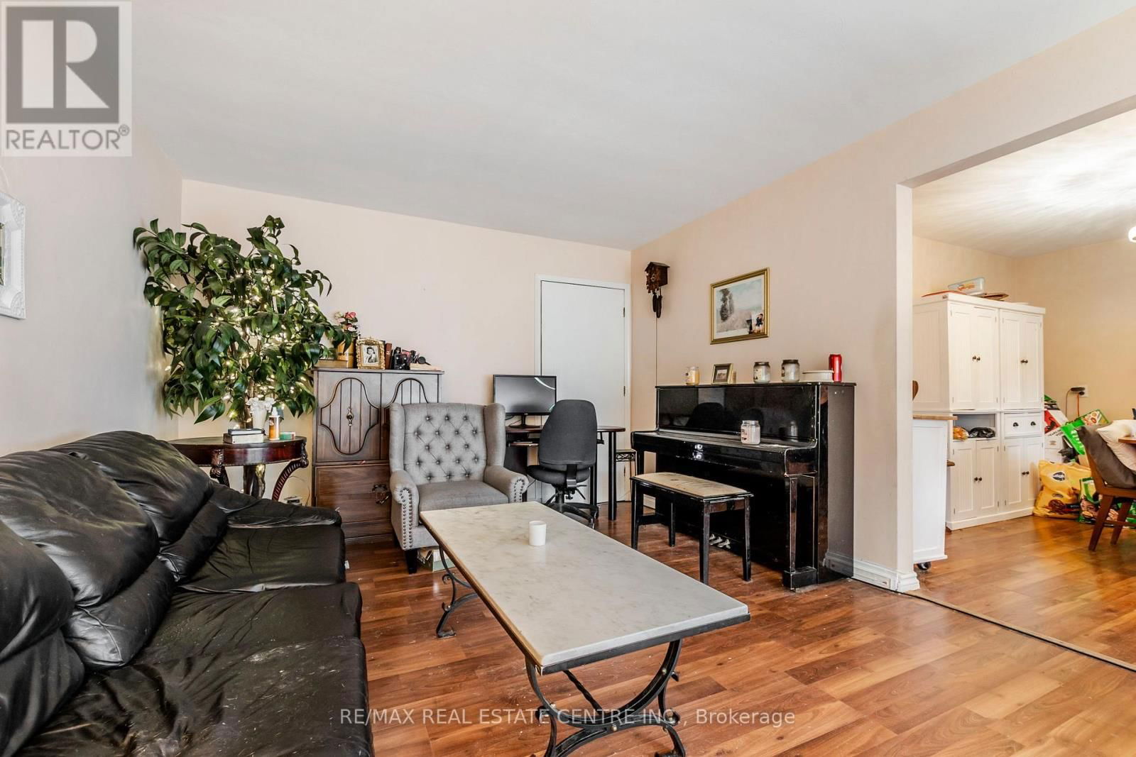 305 LORNE AVENUE Image 8