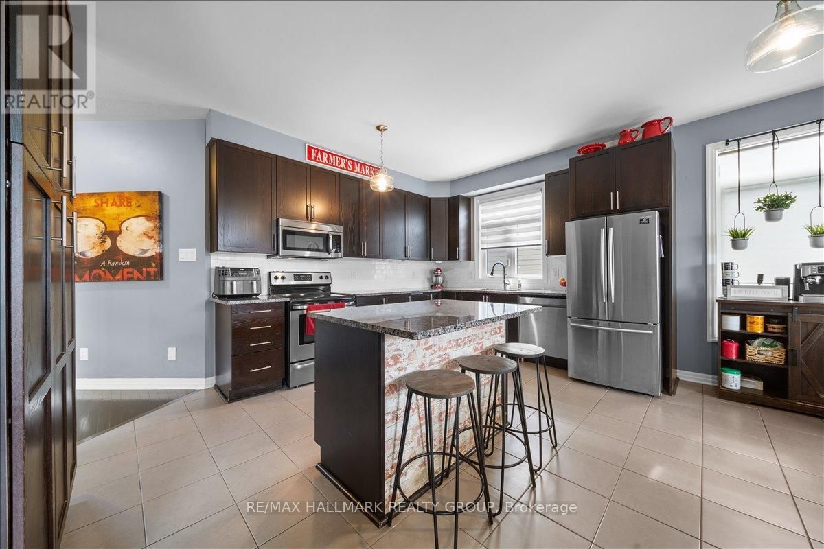 390 BAMBURGH WAY Image 10