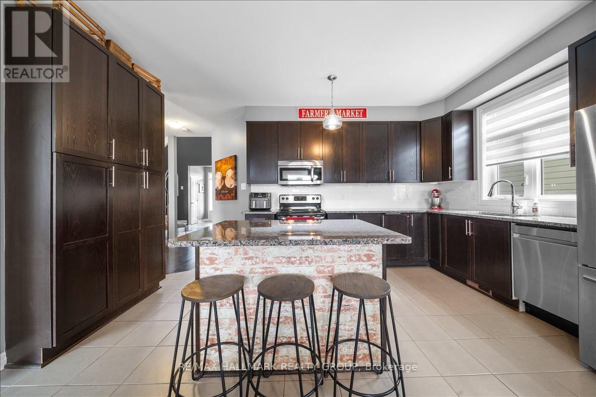 390 BAMBURGH WAY Image 11
