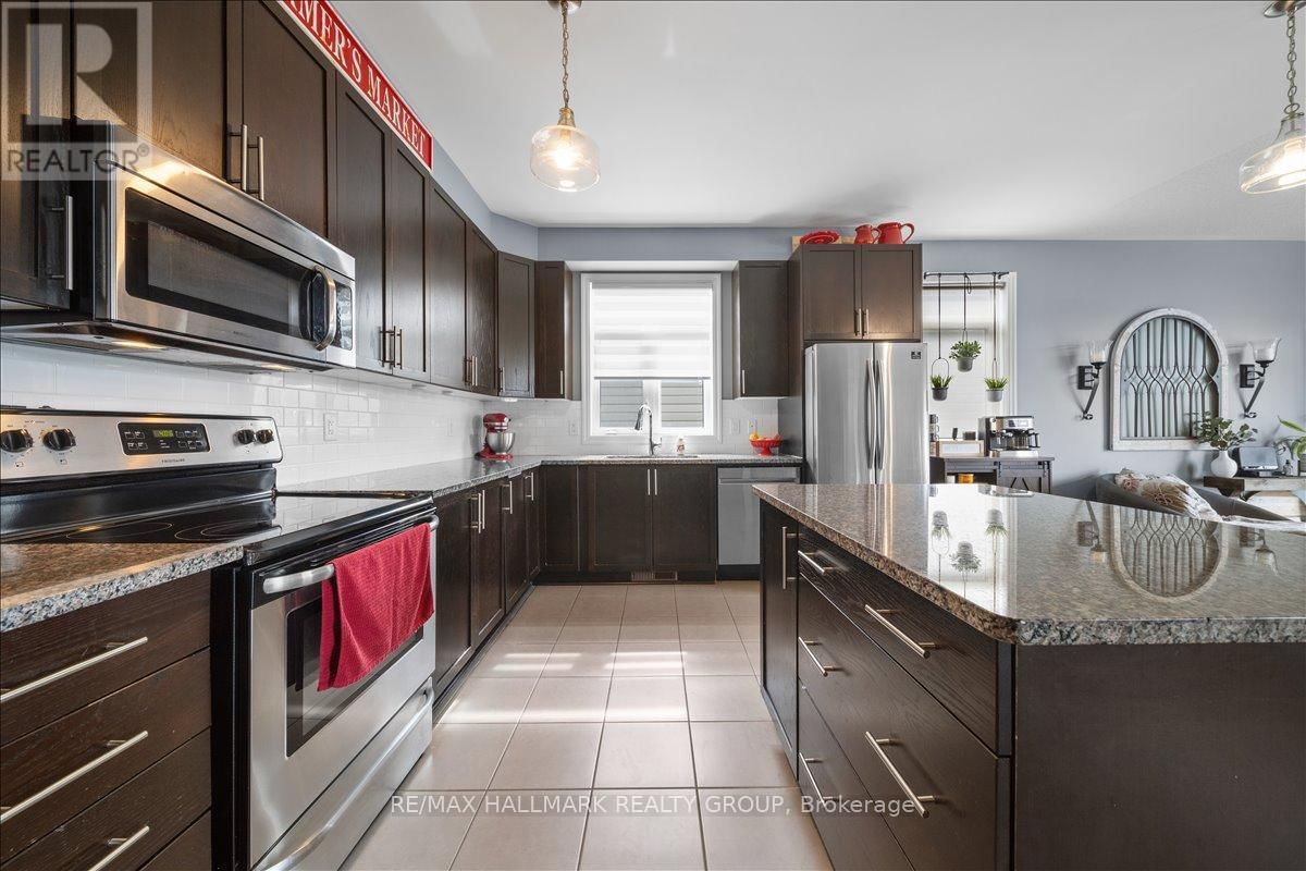 390 BAMBURGH WAY Image 12