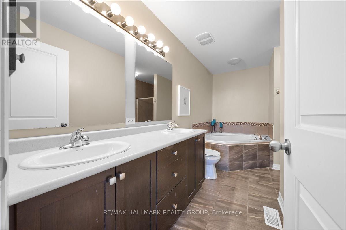 390 BAMBURGH WAY Image 17