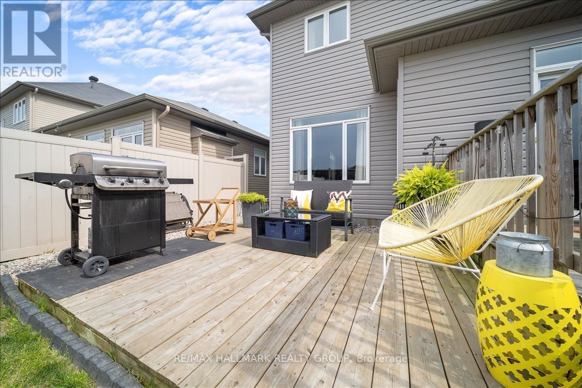 390 BAMBURGH WAY Image 26