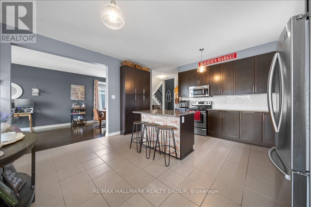390 BAMBURGH WAY Image 9