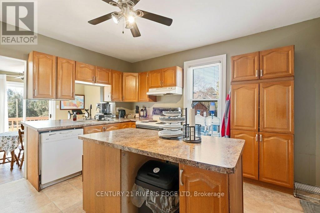 453 MAY STREET Image 13