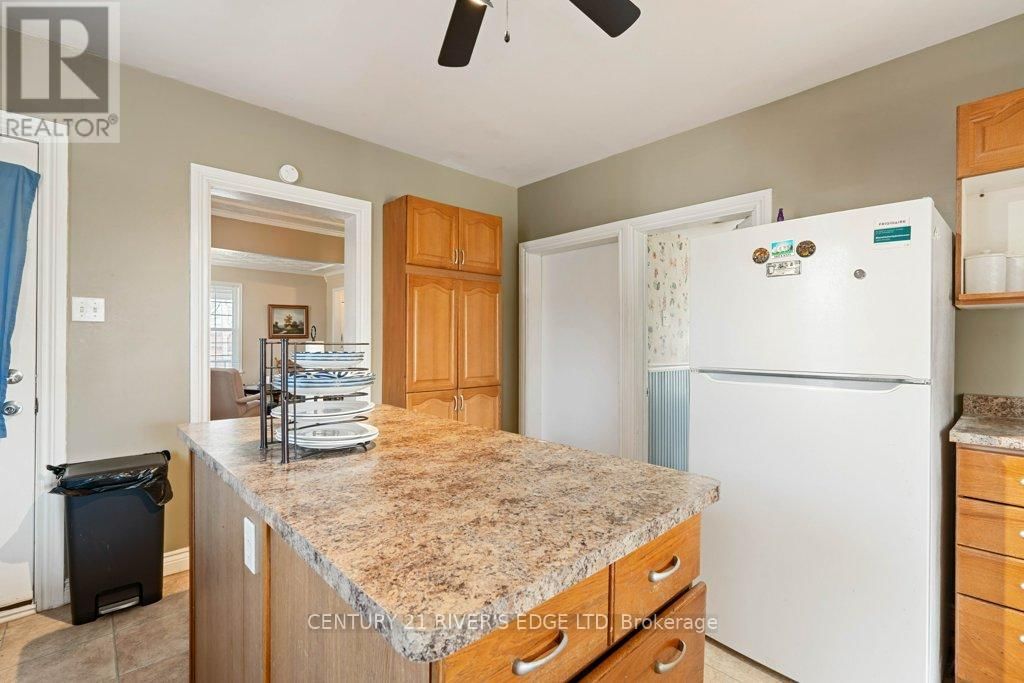 453 MAY STREET Image 14