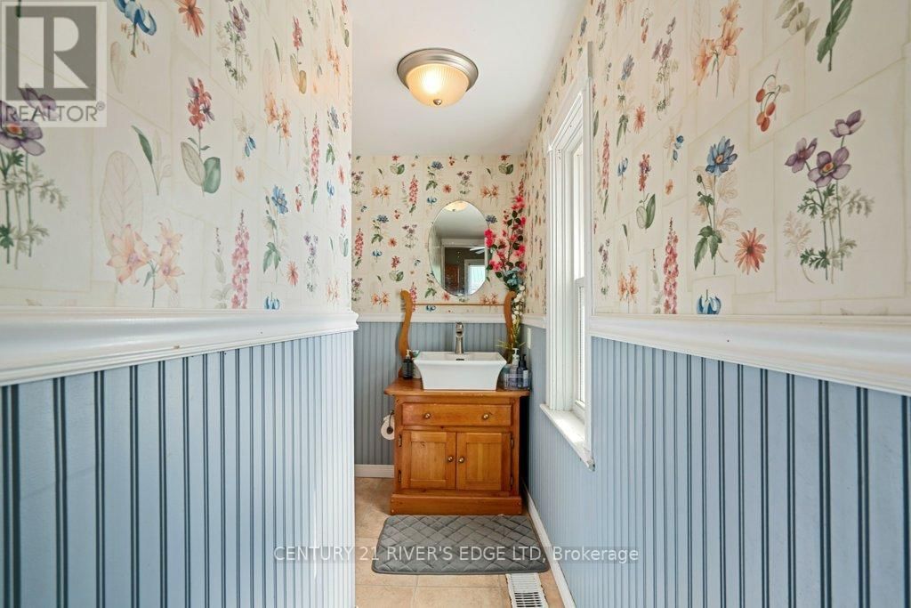 453 MAY STREET Image 19