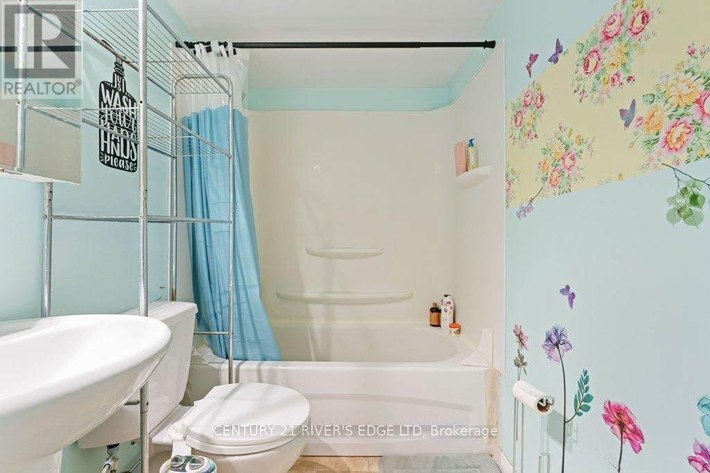453 MAY STREET Image 22