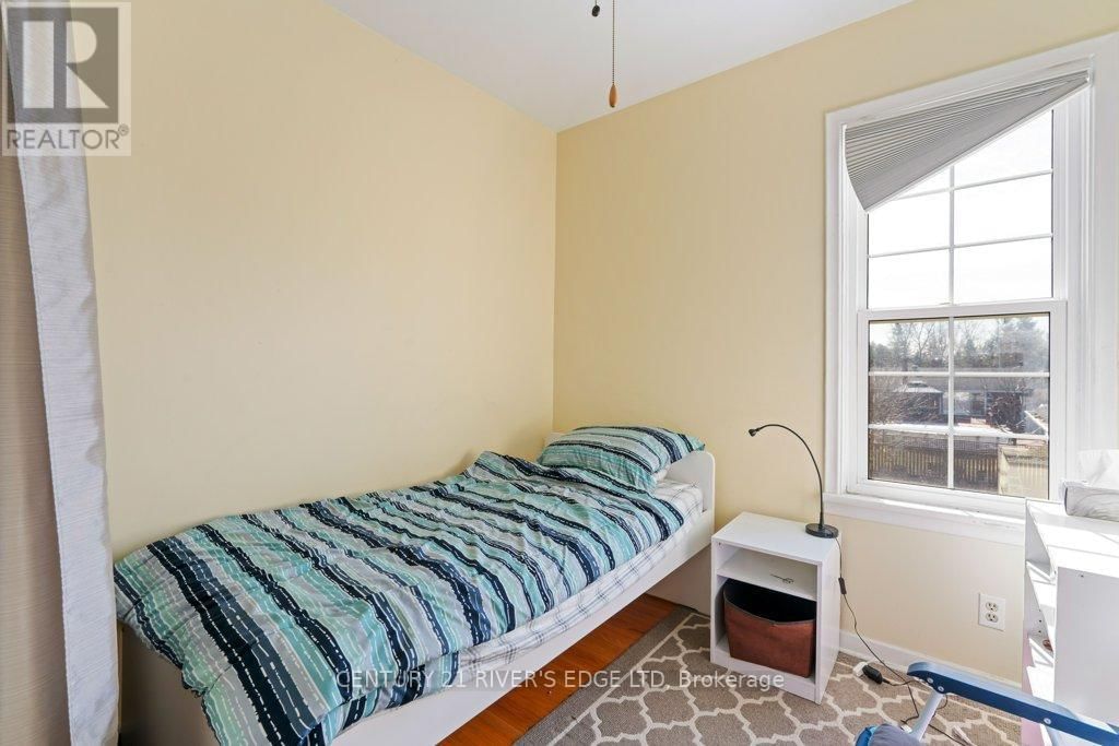 453 MAY STREET Image 24