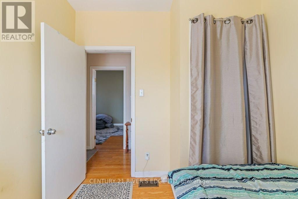 453 MAY STREET Image 25