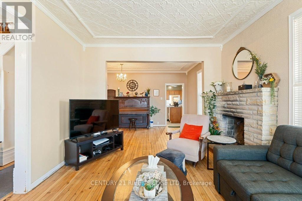 453 MAY STREET Image 8