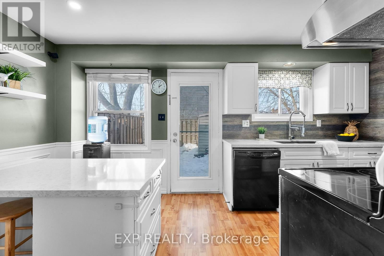 28 - 25 LINFIELD DRIVE Image 2