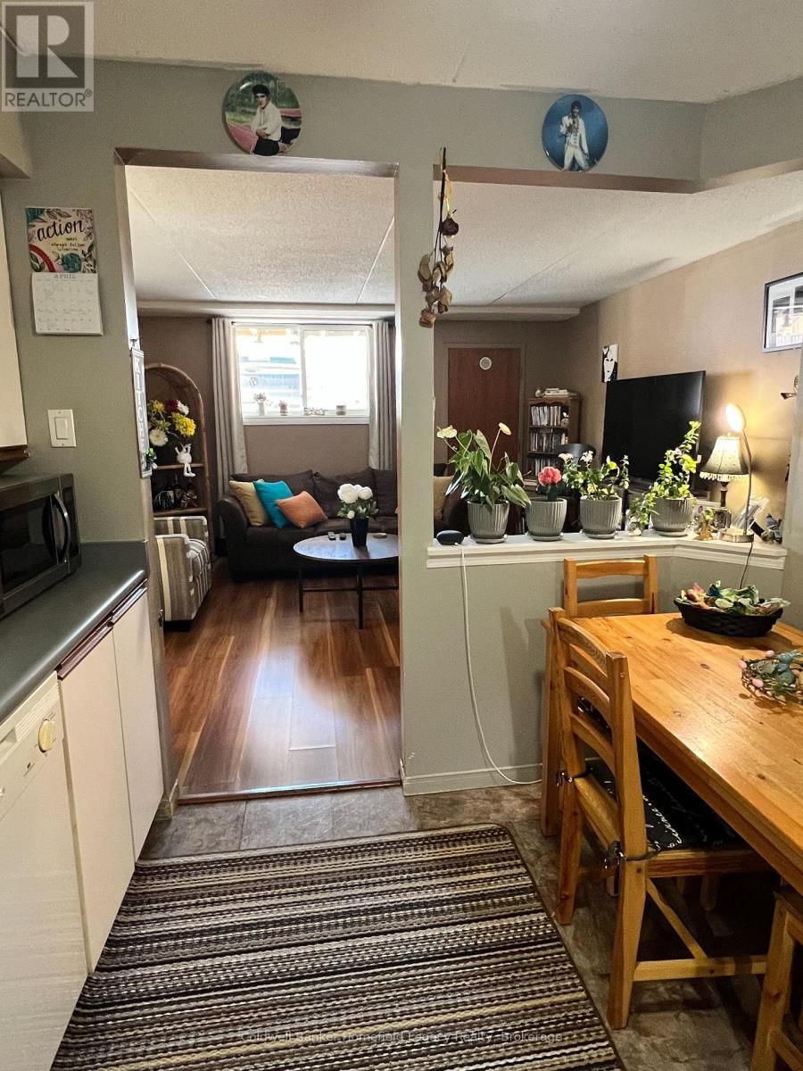 303 - 50 CAMPBELL COURT Image 12